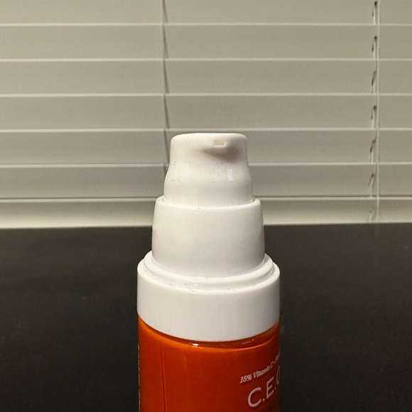 Sunday Riley mini 15% vitamin c brightening serum - Picture 3 of 3